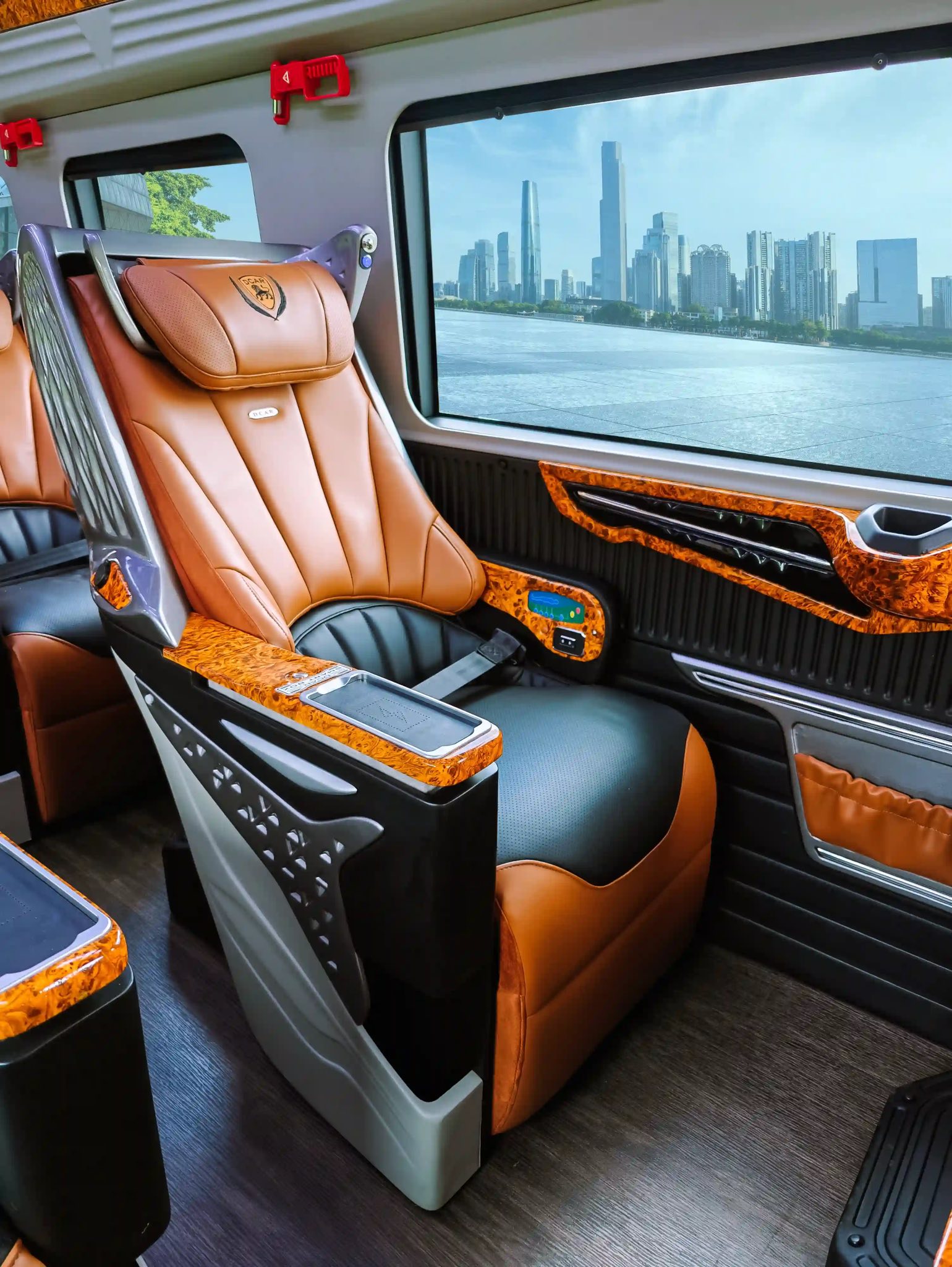 Dịch Vụ Cho Thuê Xe Du Lịch 4 Chổ Đời Mới