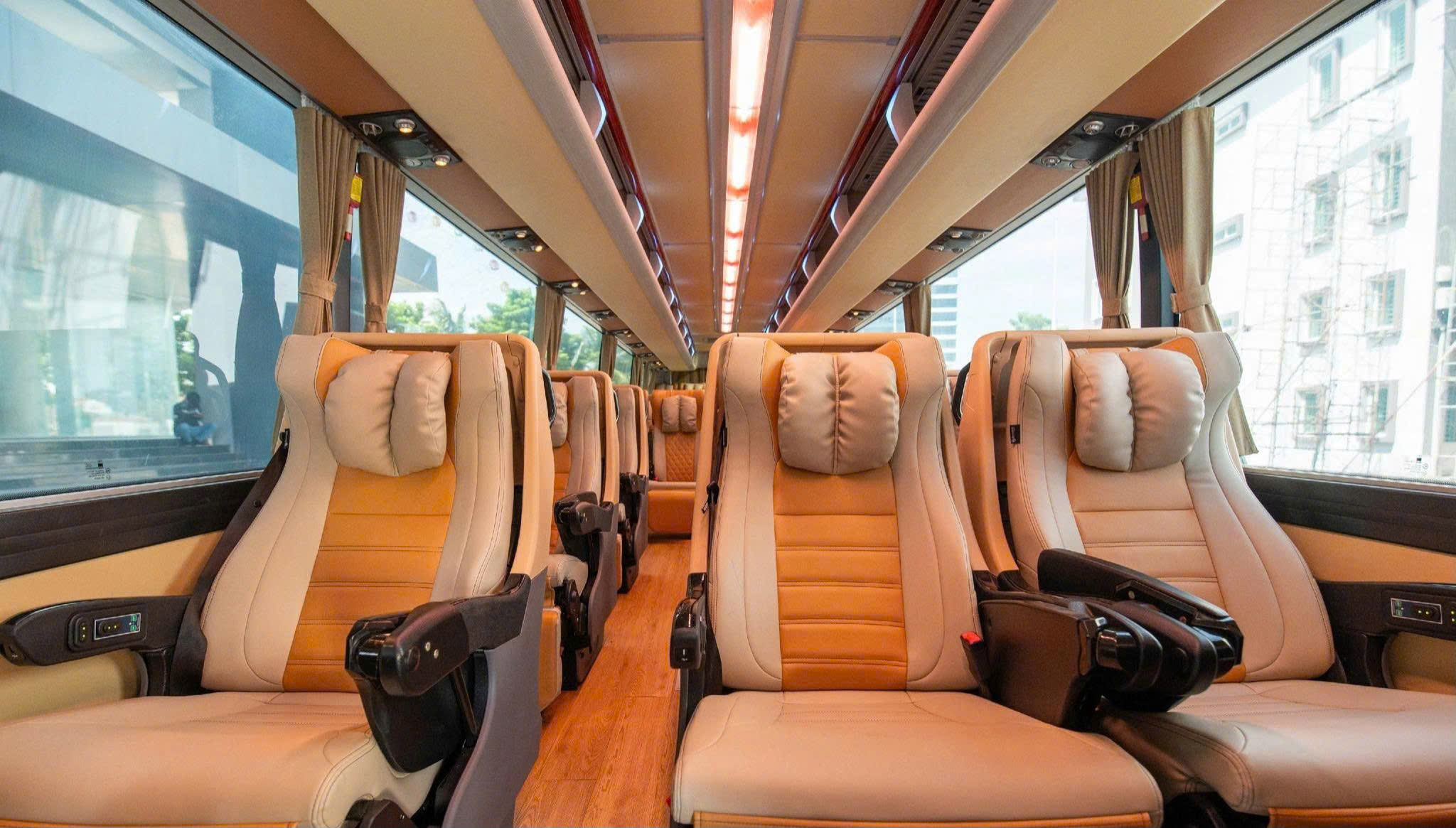 Thái Dương Limousine Bus