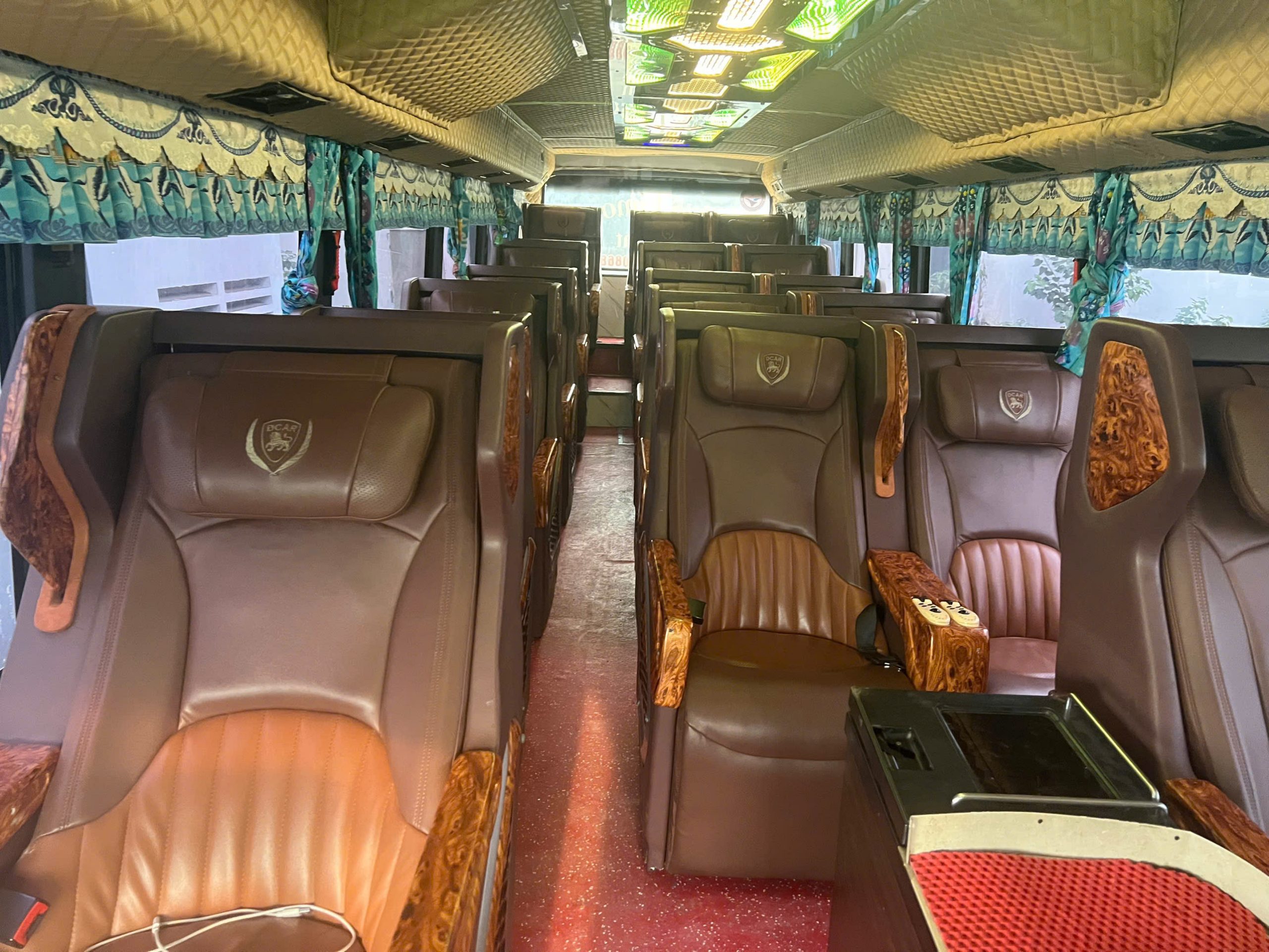 Thái Dương Limousine Bus